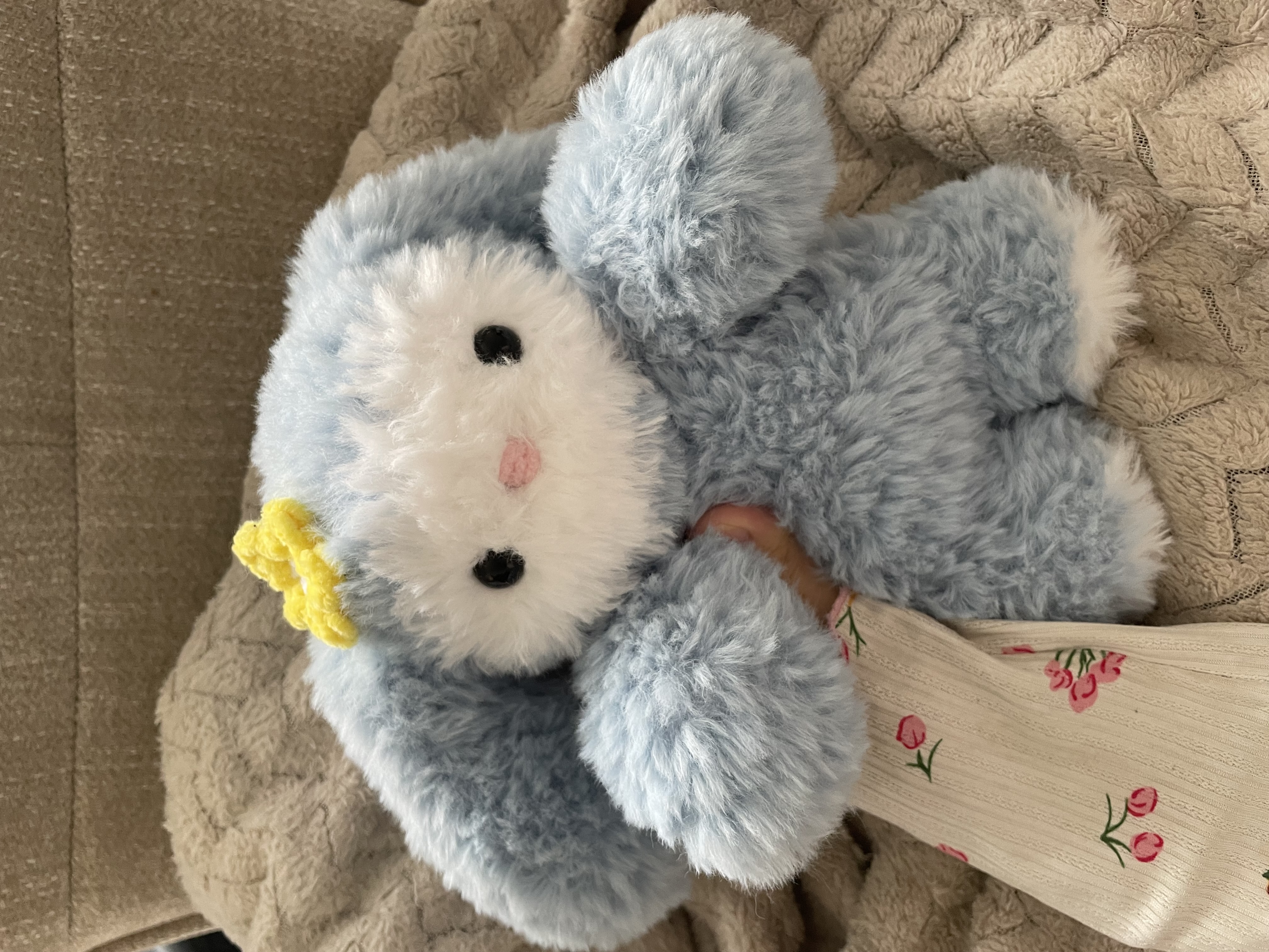 Голубой плюшевый зайчик с цветочком🐰🩵